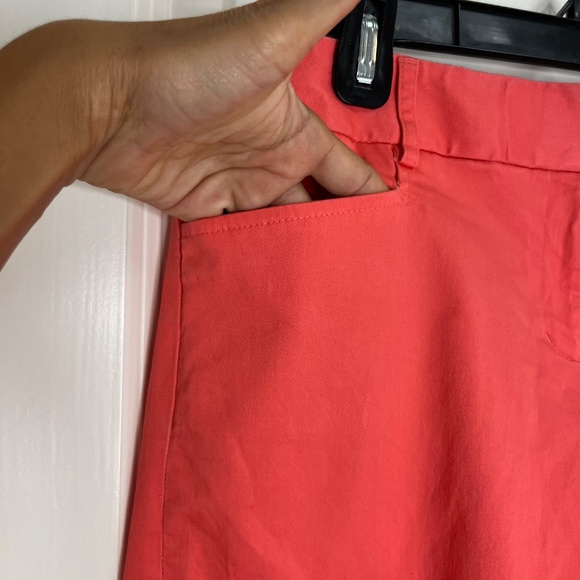 Express Editor Coral Red Cotton Blend Shorts Size 6 - Picture 3 of 7